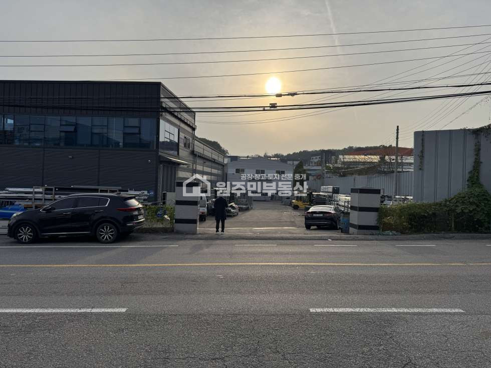 경기 화성만세구 향남읍 요리 37 A동 2차선도로변 단독공장매매, 부지924P,267P,호이스트,사무실,사진참조 매매 매물번호 10032 사진 13