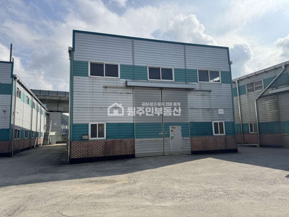 경기 화성만세구 향남읍 동오리 708-8 4동 대로변인접한 공장임대, 2층사무실, 호이스트1.5T,전기50K,사진참조 월세 매물번호 10035 사진 11