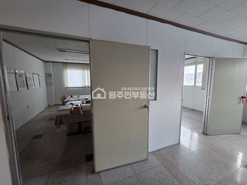 경기 화성효행구 정남면 괘랑리 2동 마당넓은 공장임대, 건물 76p,바닥재시공, 대형차진입, 사진참조 월세 매물번호 10048 사진 6