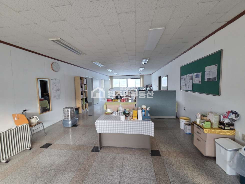경기 화성효행구 정남면 괘랑리 3동 마당넓은 공장임대, 건물 76p,바닥재시공, 대형차진입, 사진참조 월세 매물번호 10049 사진 6