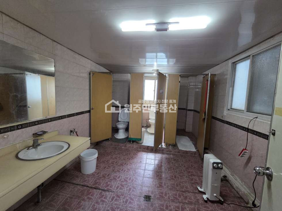 경기 화성효행구 정남면 괘랑리 3동 마당넓은 공장임대, 건물 76p,바닥재시공, 대형차진입, 사진참조 월세 매물번호 10049 사진 11