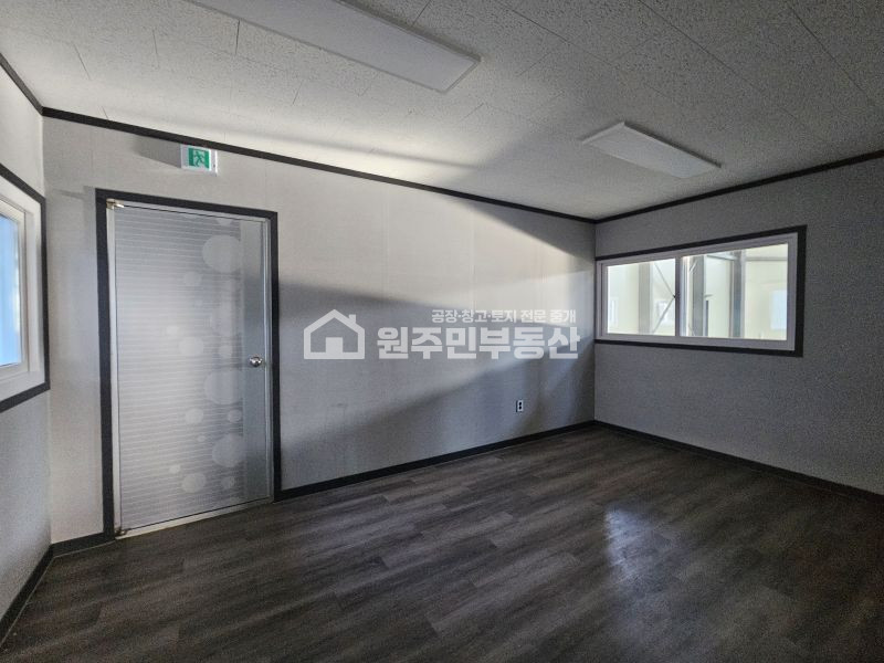 경기 화성만세구 향남읍 백토리 1동 현장사진O 신축급 마당넓은 단독공장 전기120kw 2층사무실 대형차가능 월세 매물번호 10070 사진 9