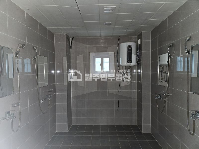 경기 화성만세구 향남읍 백토리 1동 현장사진O 신축급 마당넓은 단독공장 전기120kw 2층사무실 대형차가능 월세 매물번호 10070 사진 11